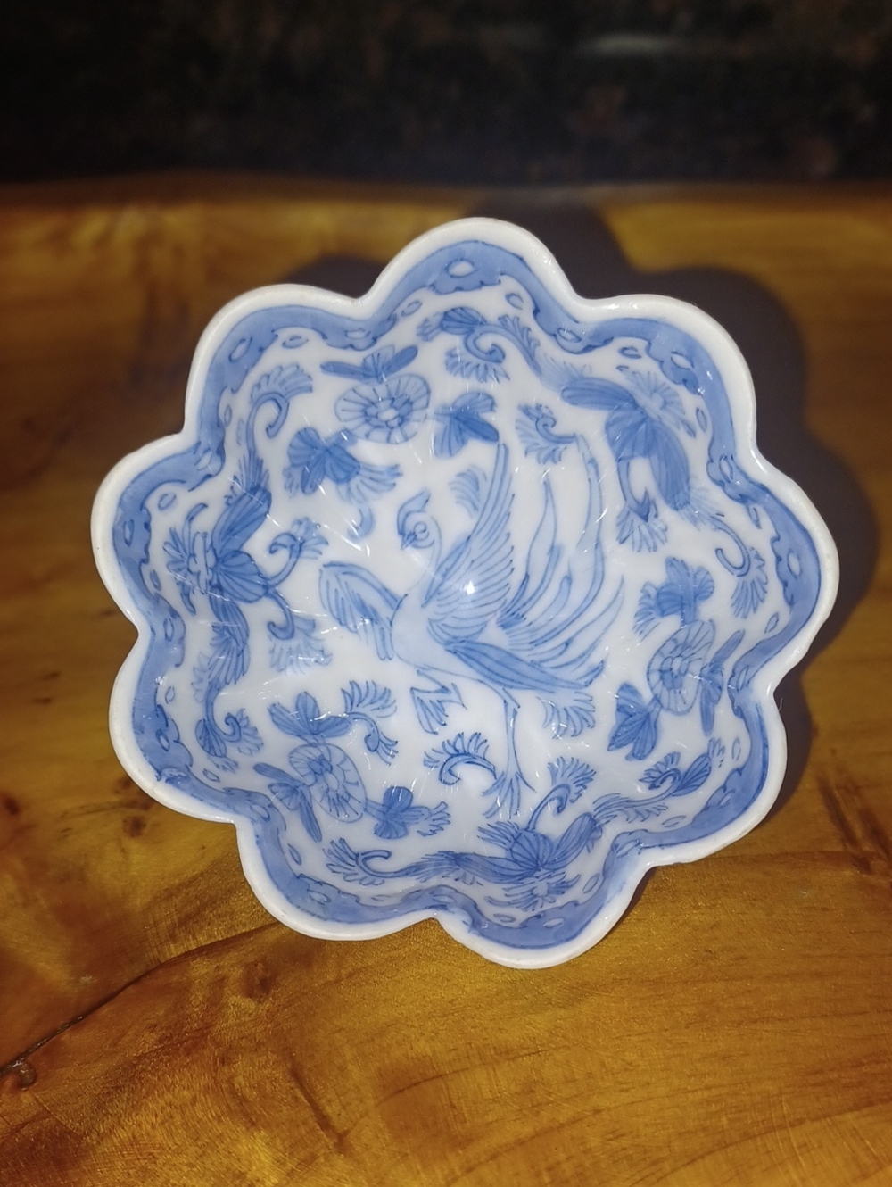 Antique Meiji Meiji Kato Shubei Seto Sometsuke Blue & White Scalloped Three-Foot